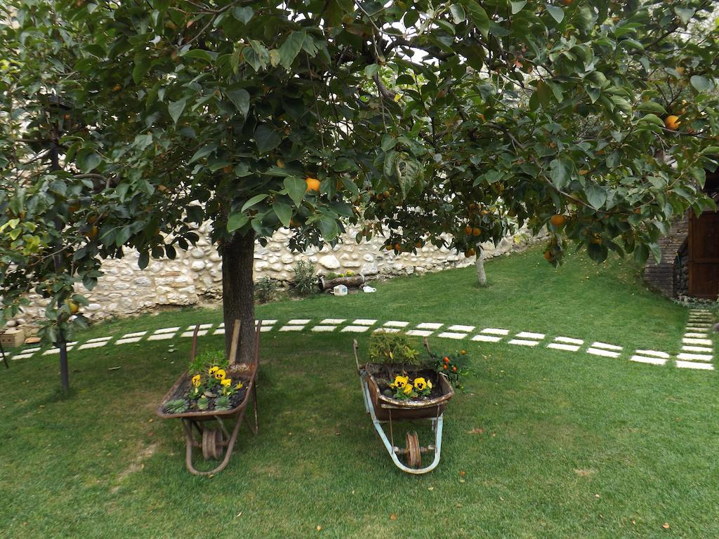 Agriturismo San Giovanni Ad Insulam Isola del Gran Sasso dʼItalia Eksteriør billede
