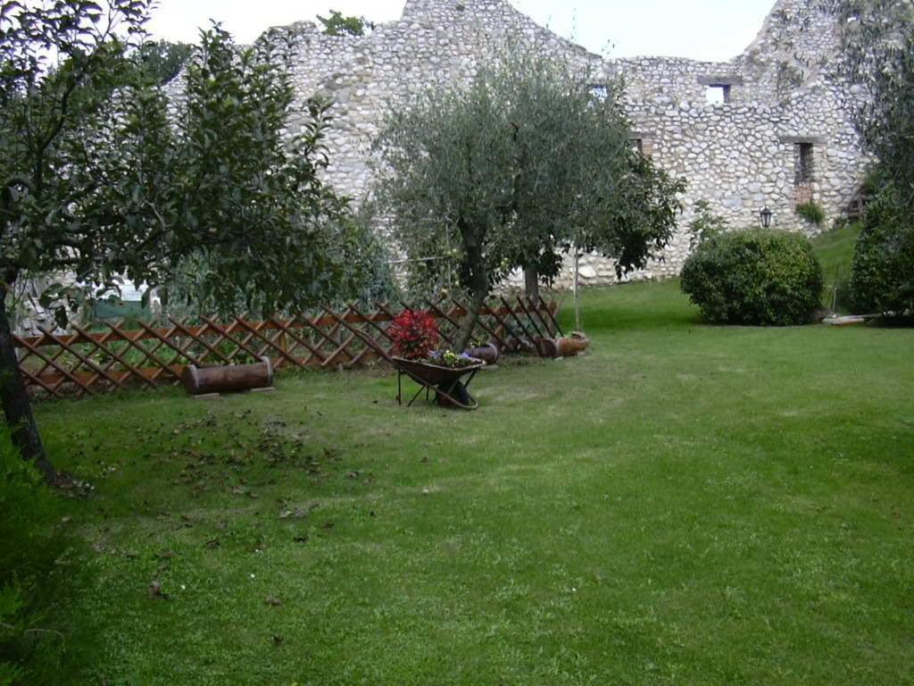 Agriturismo San Giovanni Ad Insulam Isola del Gran Sasso dʼItalia Eksteriør billede