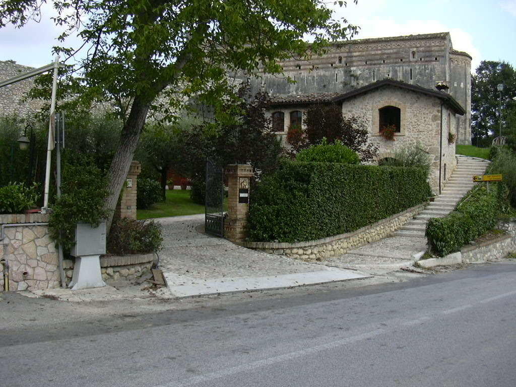 Agriturismo San Giovanni Ad Insulam Isola del Gran Sasso dʼItalia Eksteriør billede